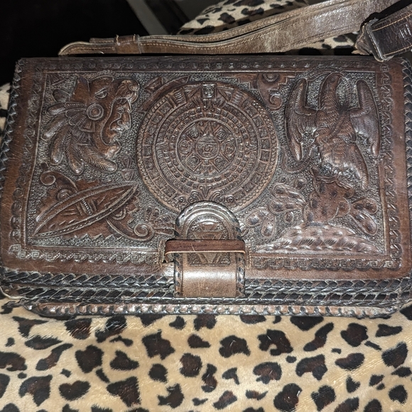 Vintage and tooled Women’s Extra Large Clutch Style organizer unique - Picture 3 of 7